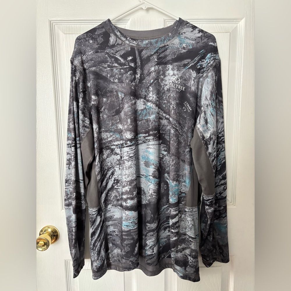 NWOT RealTree Fishing Long Sleeve